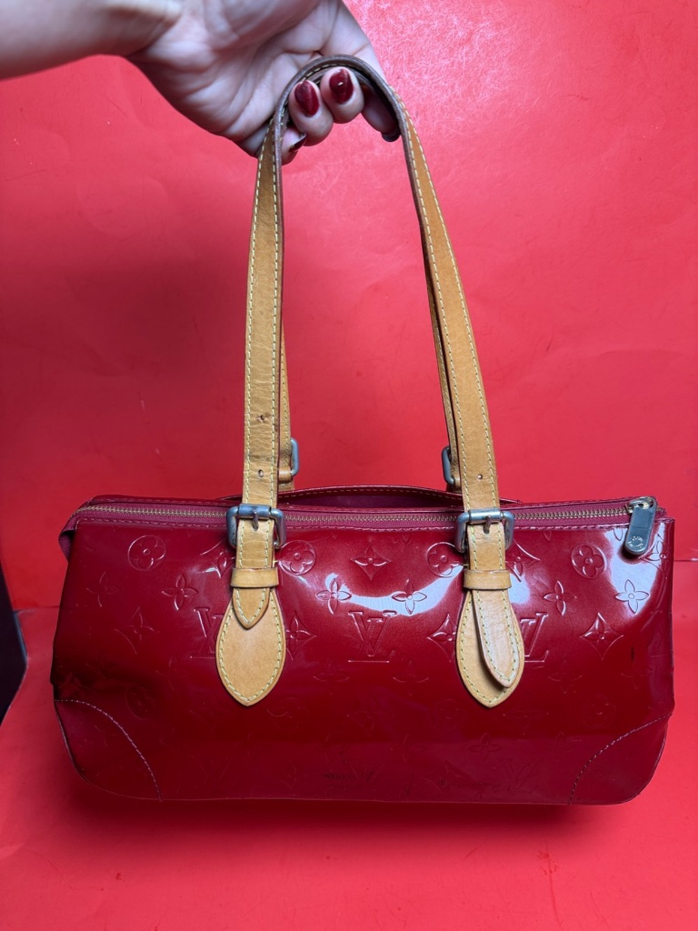 Louis Vuitton Monogram Vernis Rosewood Avenue Shoulder Bag - Picture 2 of 13